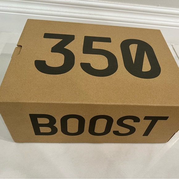 Yeezy Boost 360 V2 Shoes - Picture 3 of 6